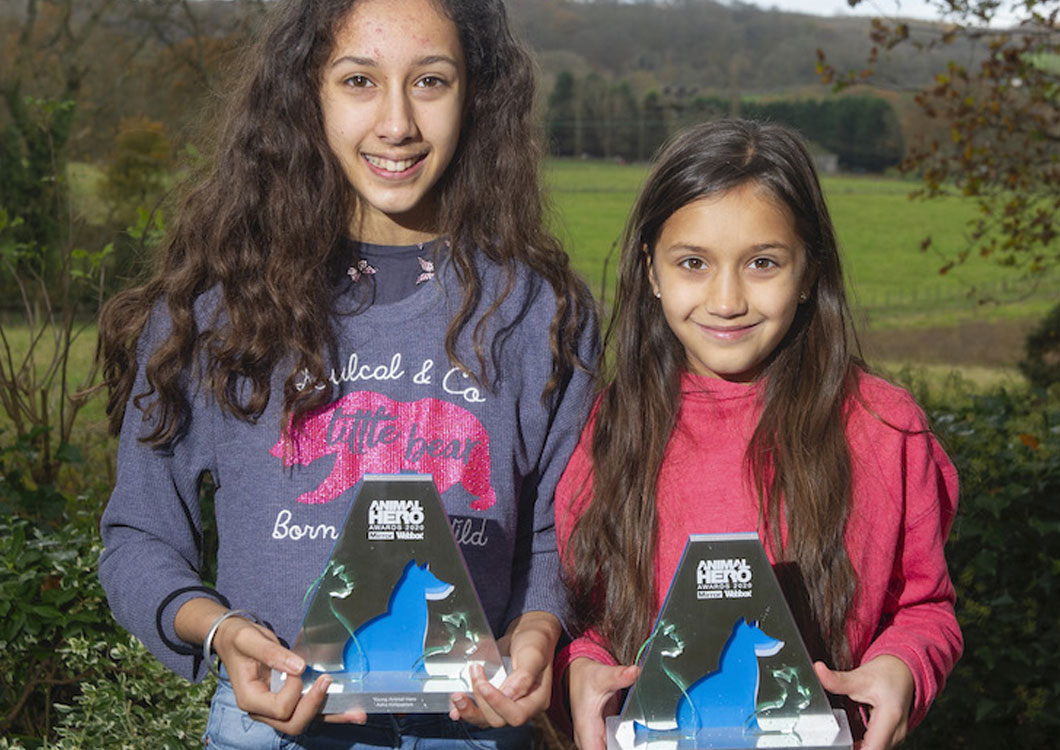 Young Animal Heros – Asha And Jia KIRKPATRICK